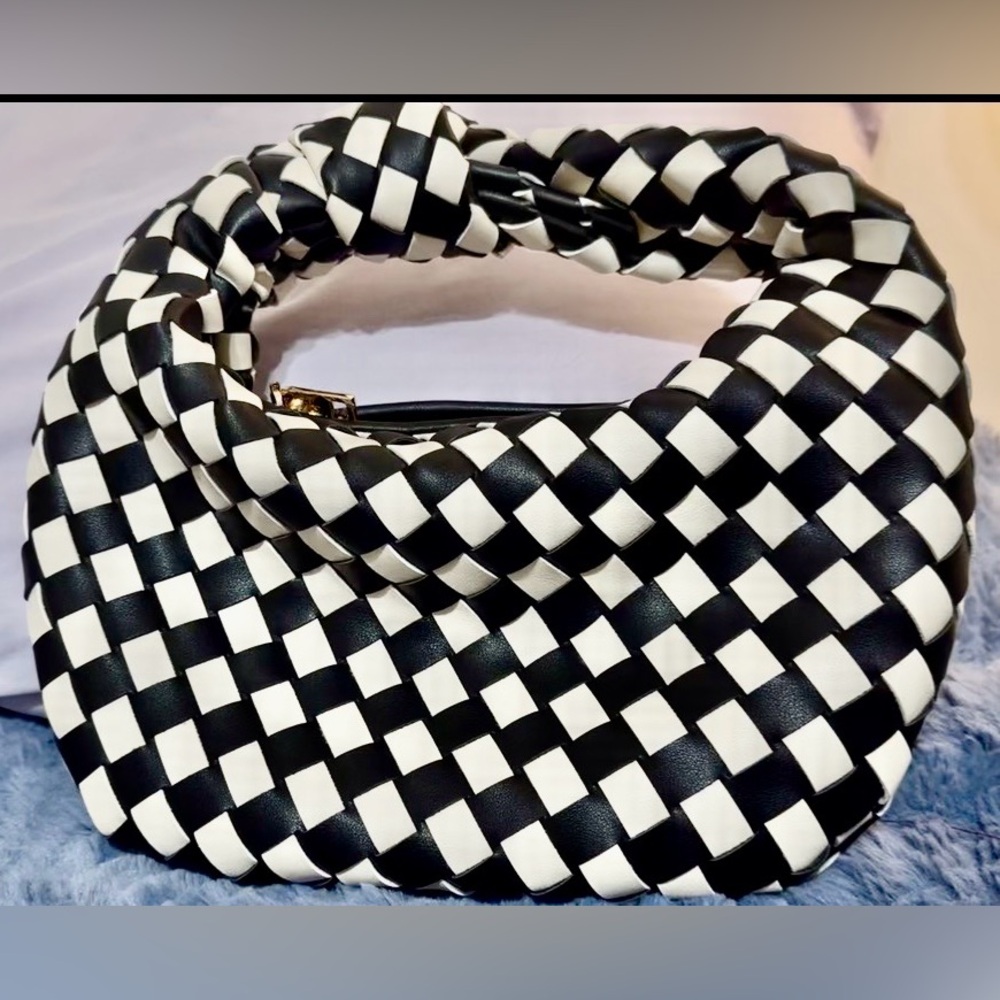 Stylish NEW Black and White Woven Handbag